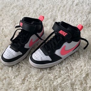Nike girls sneakers, size 3.5